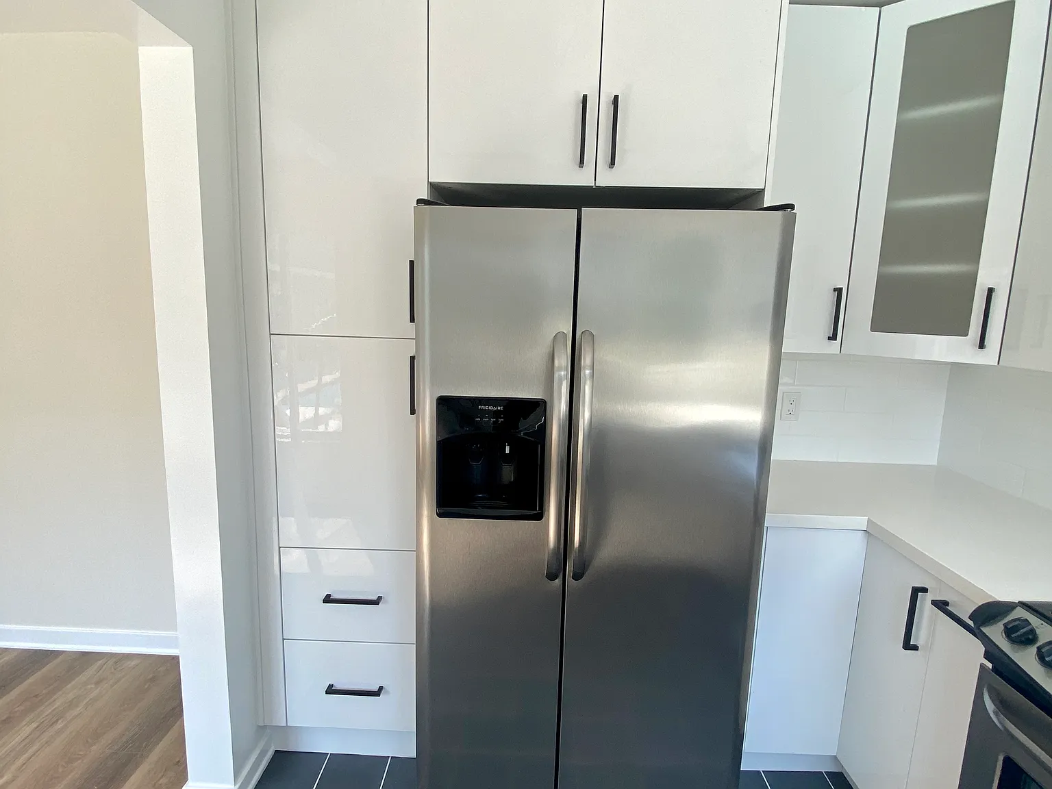 2 bed, 1100 sqft, $4,100 — Photo 4