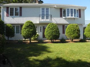 56 Edgewater Dr, Wareham, MA 02571