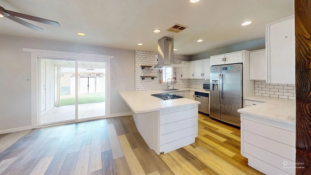 5 bed, 3.0 bath, 1672 sqft, $2,999 — Photo 4