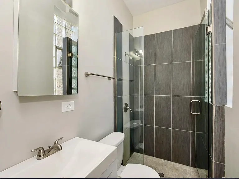 1812 W Cortland St #1R — Photo 5