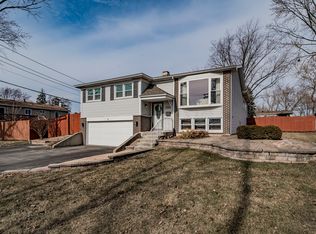 2332 Crabtree Ave, Woodridge, IL