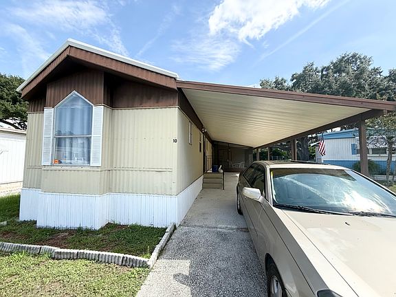 2nd image of 10 Briarwood Ln