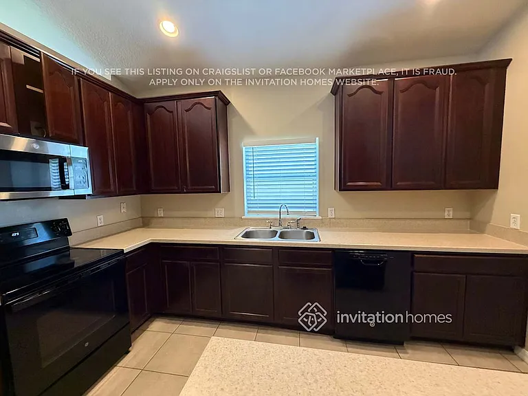 1129 Hacienda Cir — Photo 8