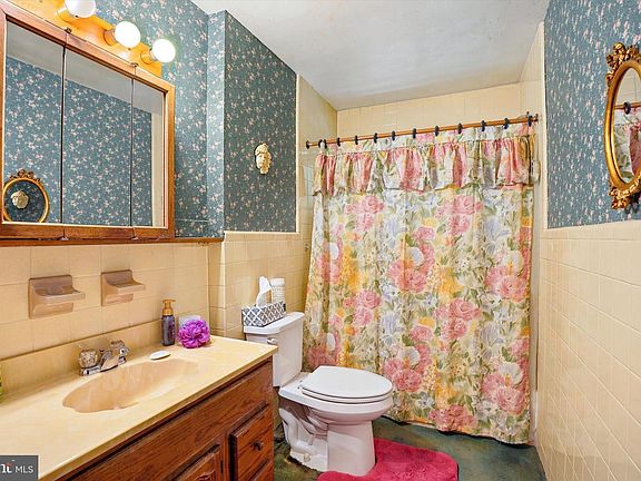 5th image of 811 Ridley Creek Dr