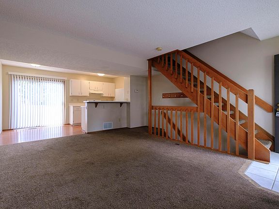 3rd image of 4925 Singleton Dr #10C