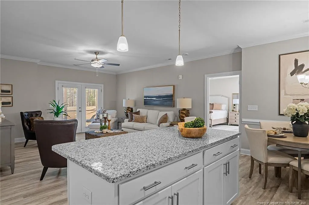 3 bed, 2.0 bath, 1598 sqft, $1,800 — Photo 4