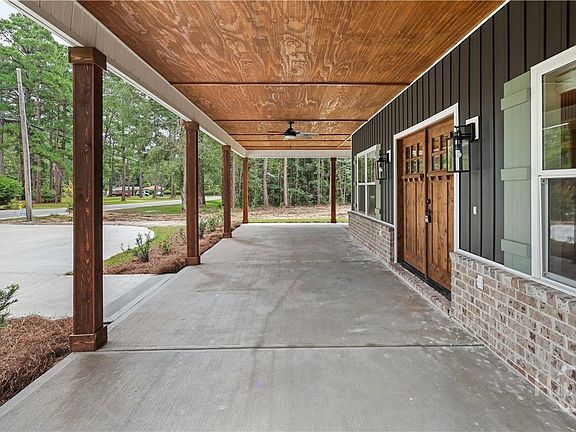 3rd image of 406 S Ash Street