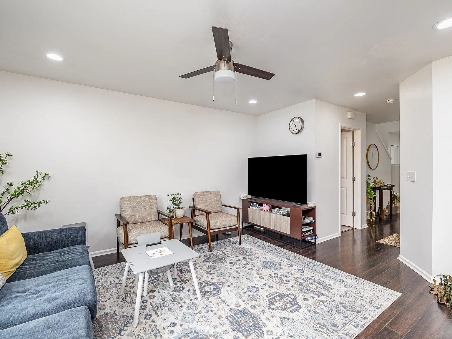 3 bed, 2.5 bath, 1418 sqft, $3,150 — Photo 4