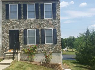 668 Knoll Dr, Mount Joy, PA 17552