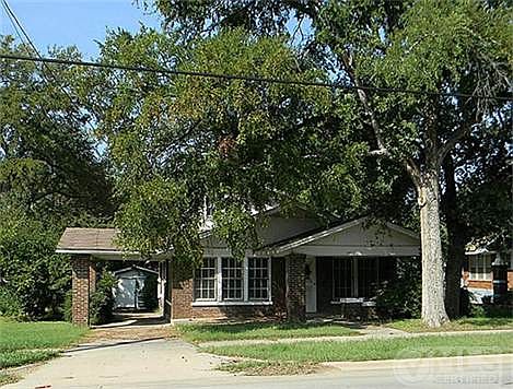 1st image of 1503 N Oak Ave