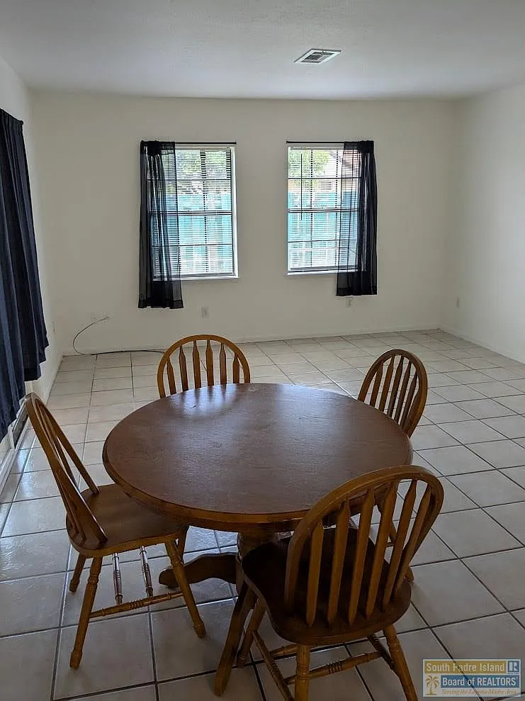 2 bed, 1.5 bath, 1064 sqft, $1,400 — Photo 3