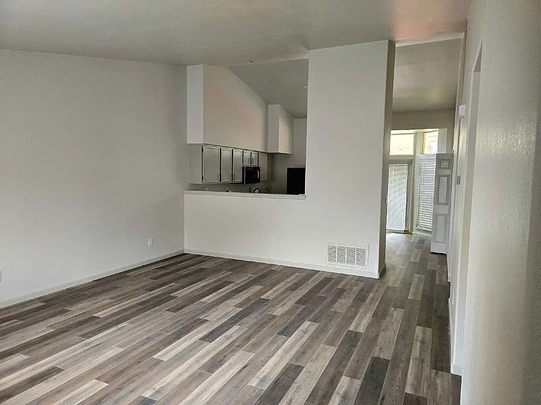6425 Gilmore Grv — Photo 4