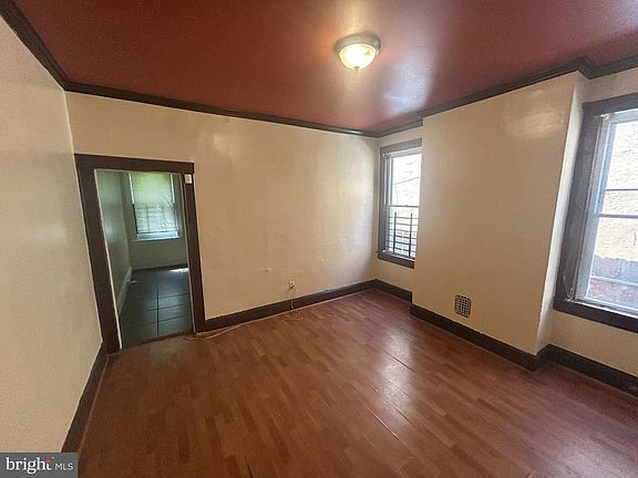 5th image of 617 Dumbarton Ave