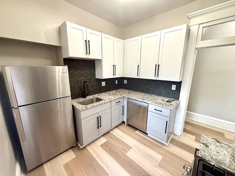 248 S 18th St #1/2 — Photo 4