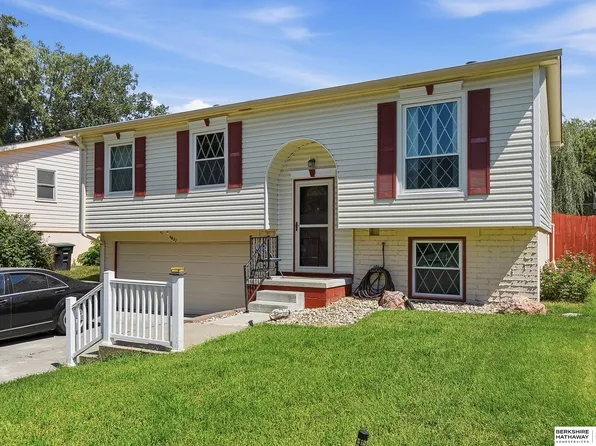 6837 N 65th St, Omaha, NE 68152