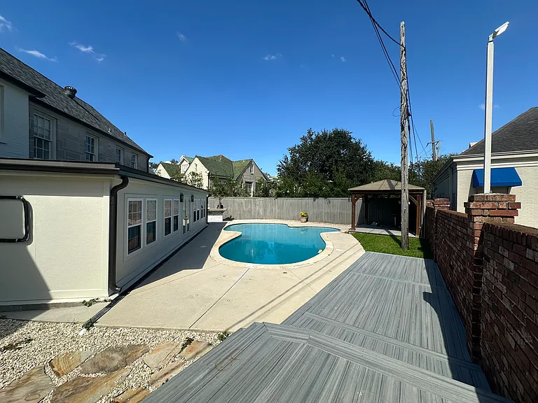 6423 S Claiborne Ave — Photo 33