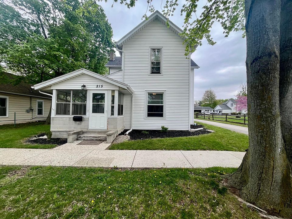 1st image of 215 Ada Ave