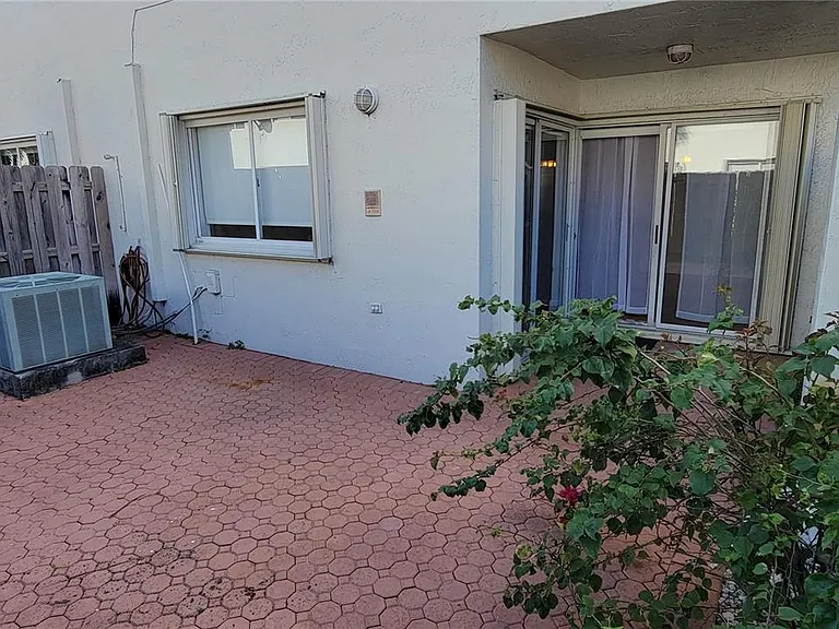 5173 NW 114th Pl — Photo 16