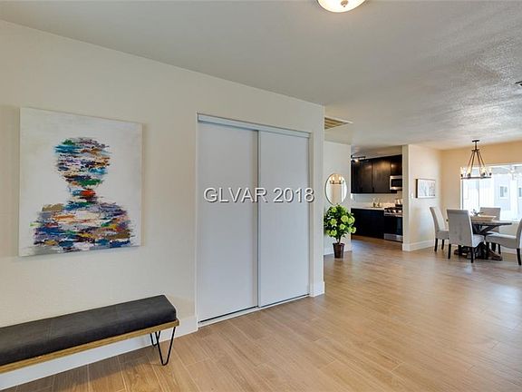5th image of 1315 E Oakey Blvd