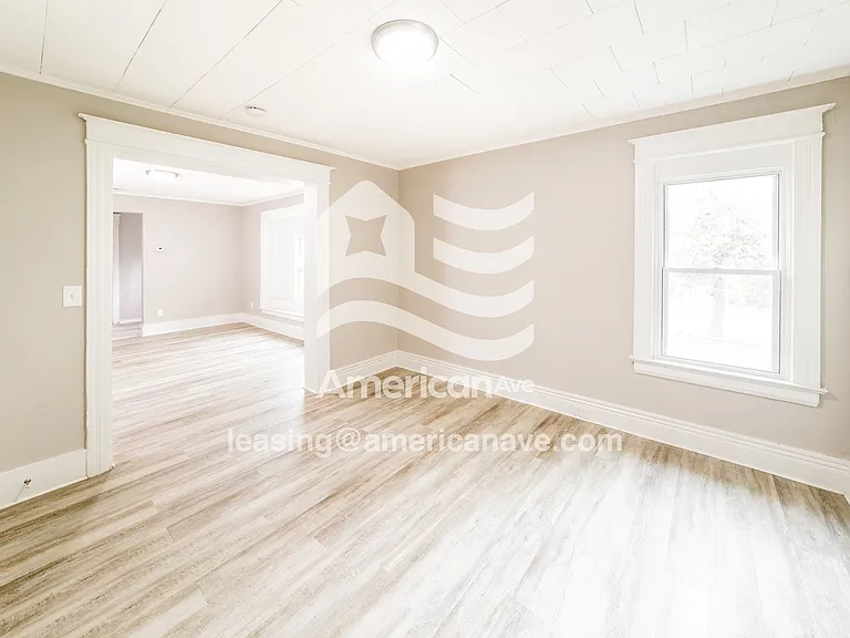 923929_005_living_room_13787858.jpg