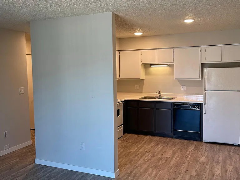511 S Johnson St #10 — Photo 2