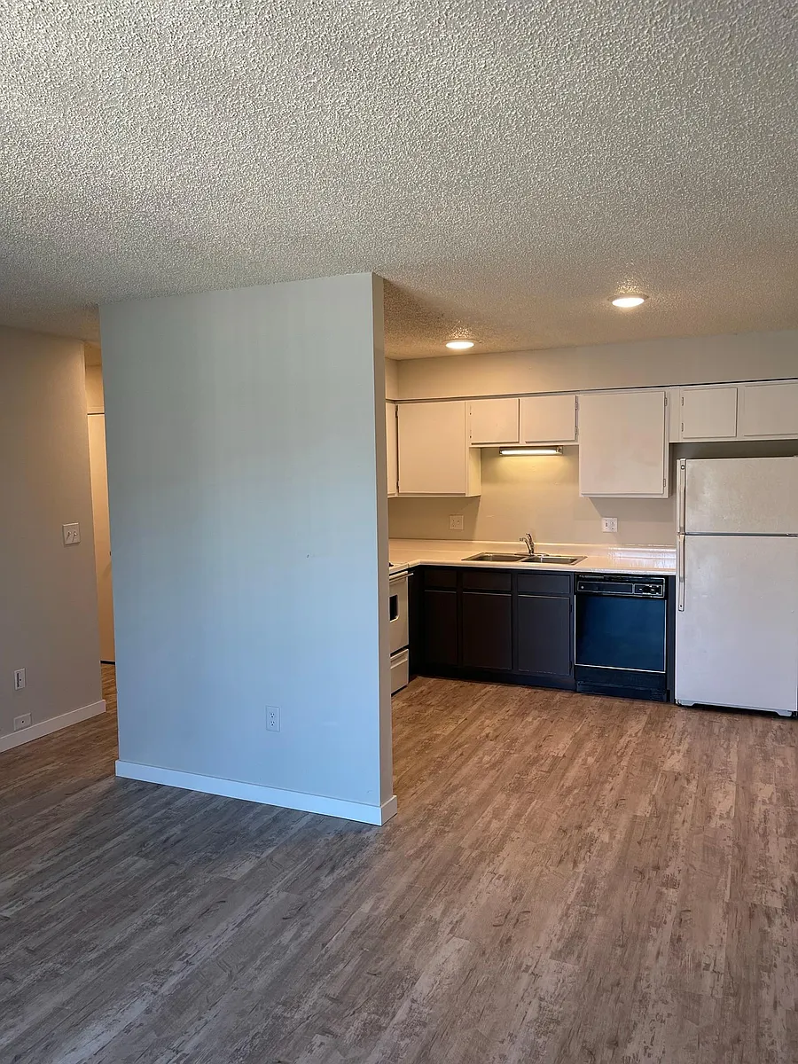 Building Photo - 511 S Johnson St #10
