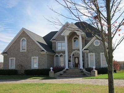 3rd image of 620 Stratfield Way