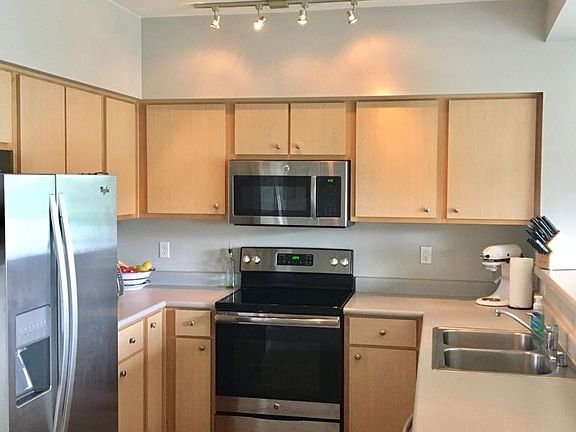 2nd image of 13301 SE 79th Pl Unit B305