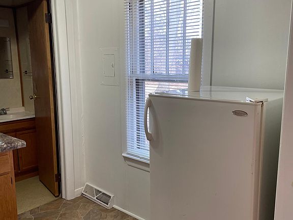 4th image of 14002 Butternut St APT B