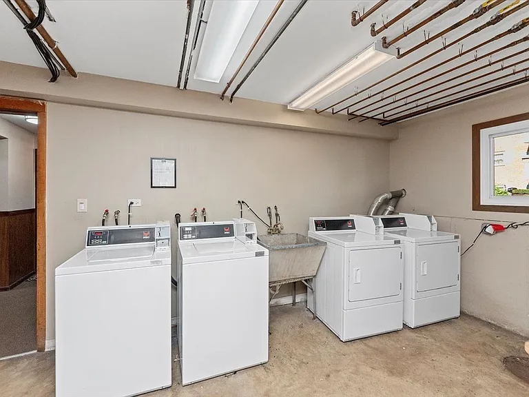 126 W Washington St #121 — Photo 11