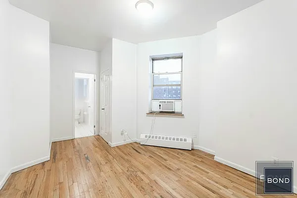 Rented by Bond New York | media 8