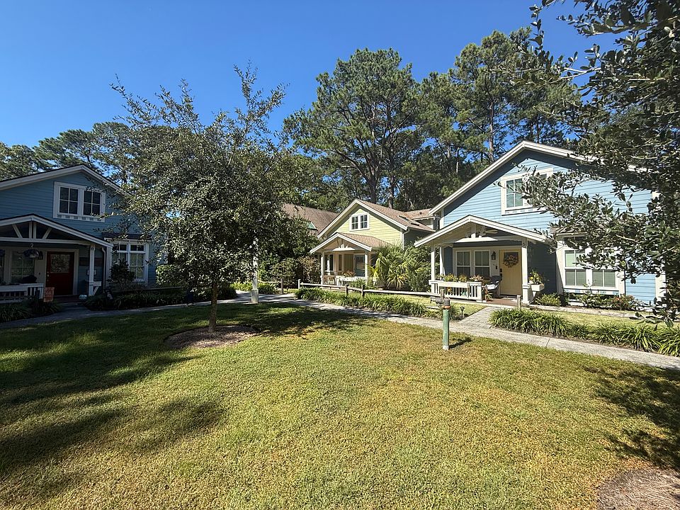 View of Bryant Cottages courtyard