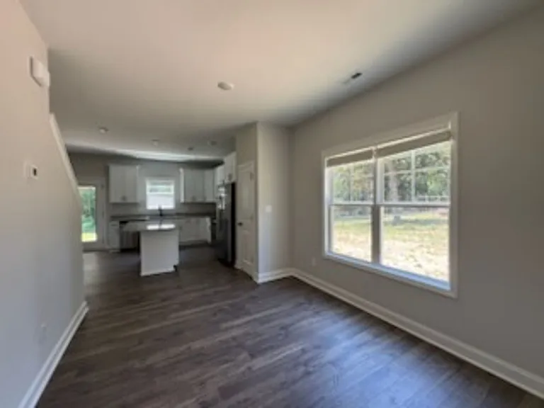 390 Summer Hill Rd — Photo 8