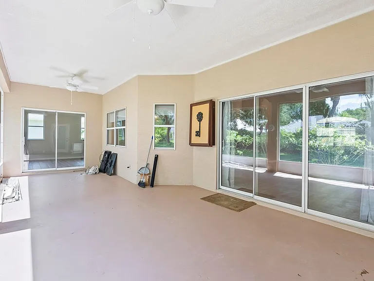 24 Lakecliff Dr — Photo 52