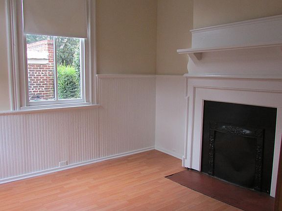 4th image of 17 E Grace St APT C