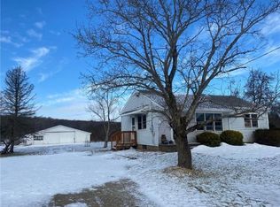 9670 Sampson Rd, Erie, PA 16509