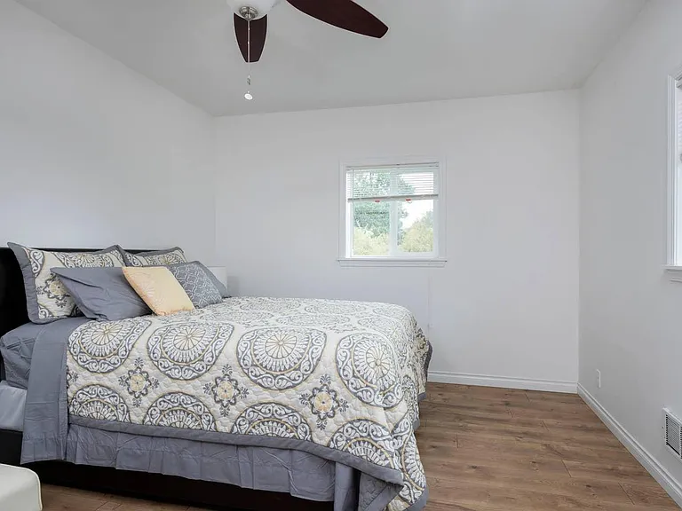 5428 Kirkwood Pl N #BACKYARD COTTAGE — Photo 8