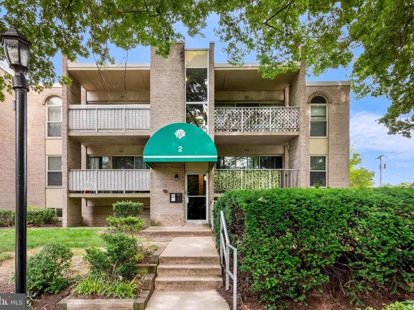 2 Canterbury Sq APT 202, Alexandria, VA 22304
