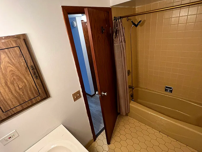4712 W 106th Pl #C1 — Photo 3