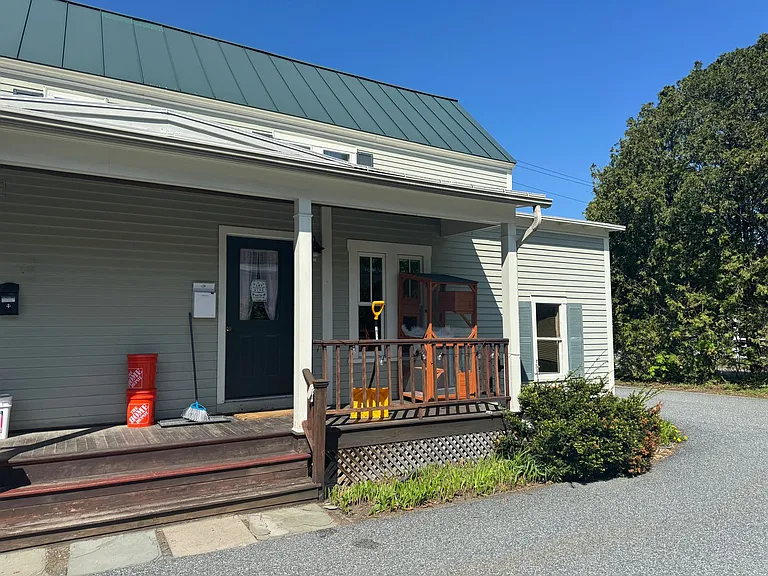 37 Bank St — Photo 1
