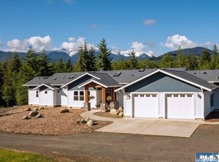 594 Headwaters Ln, Port Angeles, WA 98362