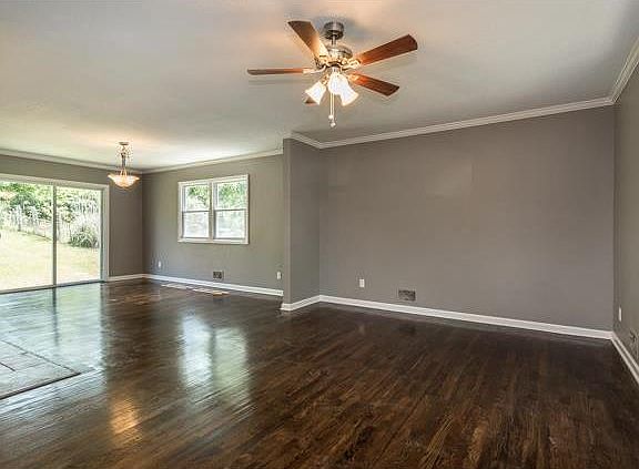 2nd image of 8605 Hawthorne Ave