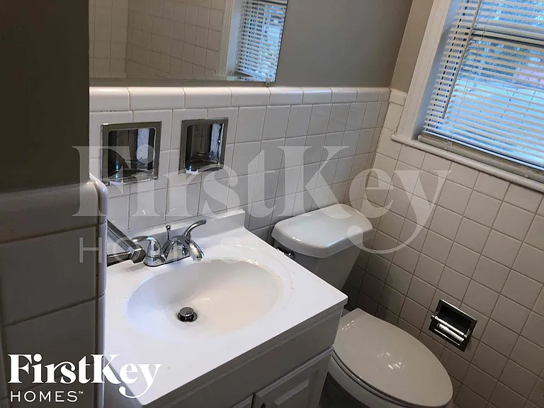 901 Elizabeth Dr — Photo 15