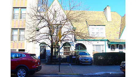 935 Prospect Place