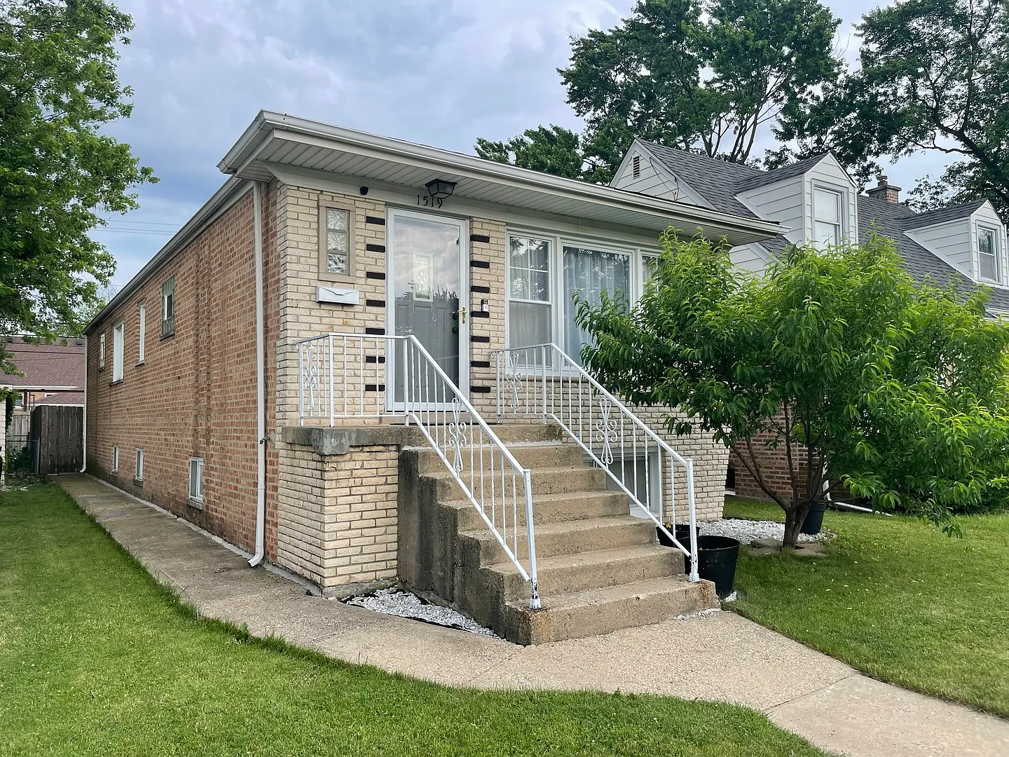 1519 Wentworth Ave photo 1