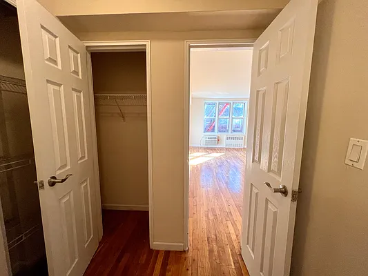 Rented by R New York | media 10