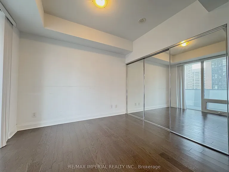 1080 Bay St #909 — Photo 10