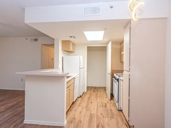 La Promesa, 2485 N Alvernon Way APT 225, Tucson, AZ 85712