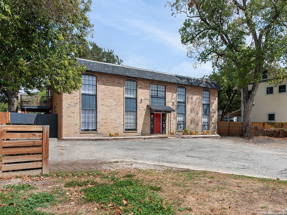 1st image of 221 E Craig Pl APT 4