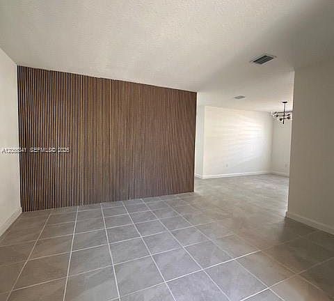 3rd image of 2205 SE 30th St